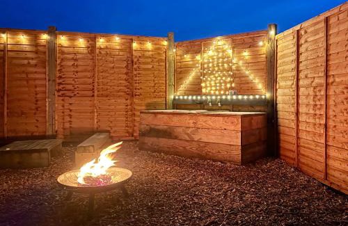 Mortehoe Casa | 1 Bed Cabin - Sleeps 2 - Pets - Garden - Parking