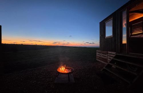 Mortehoe Casa | 1 Bed Cabin - Sleeps 2 - Pets - Garden - Parking