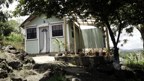 Vieux Fort Quarter Casa | 1 Bed Cabin - Sleeps 2 - Wifi