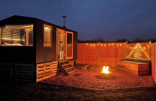 Mortehoe Cabina | Sea View, Outdoor Bath, Tiny Home