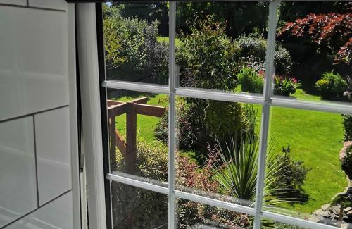 Camborne Casa | 1 Bed Cottage-Sleeps 3-Pool-Pets-near St Ives