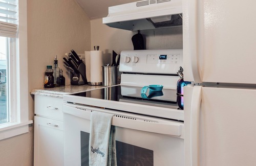 People's Freeway Apartamento | 1 Bed/Downtown Apt/Free Parking/Kitchen/Workspace