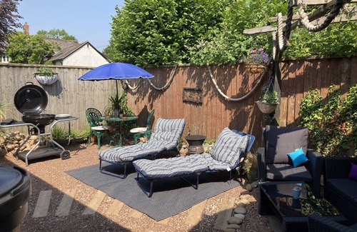 Ottery St Mary Cabaña | Charming Gnome Cottage, in Devon near Sidmouth