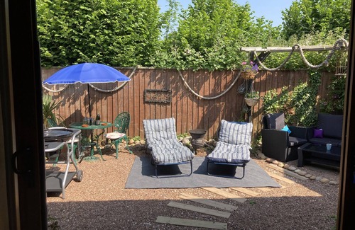 Ottery St Mary Cabaña | Charming Gnome Cottage, in Devon near Sidmouth