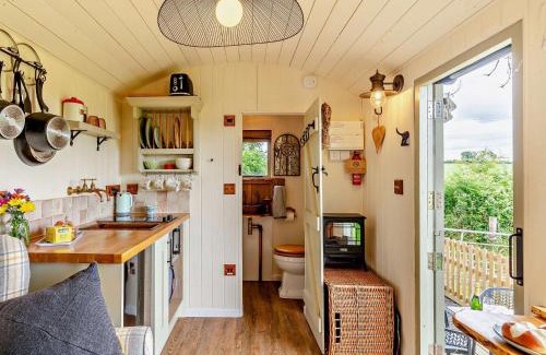 Bridport Casa | 1 Bed in Salwayash 95502