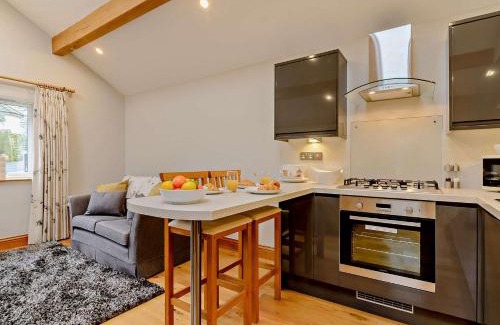 Halifax Casa | 1 Bed in Sowerby Bridge 90213