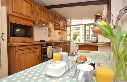 West Compton Casa | 1 Bed in Uploders DC085