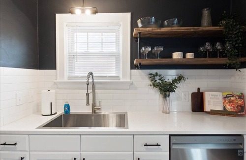 Roselawn Finance Apartamento | 1 Bed ~ Private Balcony ~ Walkable ~ Work Remote