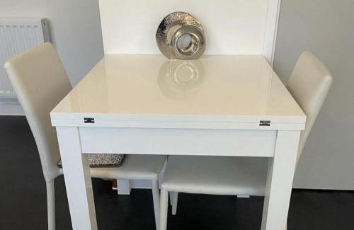 East Hagbourne Casa | 1 Bed-Sleeps 4-Garden-Free Parking