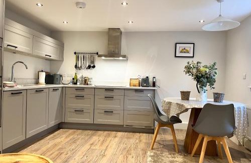 Staunton Casa | 1-BedCottage ModrnKitchen CarCharging Tv Wifi