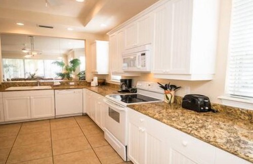 Bradenton Beach Hotel | 1 Bedroom, 1 Bathroom Deluxe. NO PETS