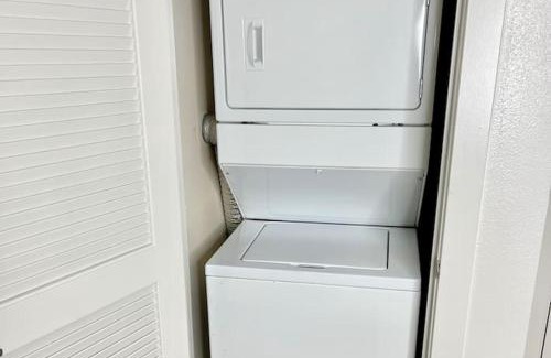 Marina del Rey Apartamento | 1 bedroom. 2 beds. 1 bath with Balcony