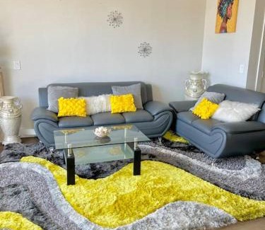 Marina del Rey Apartamento | 1 bedroom. 2 beds. 1 bath with Balcony