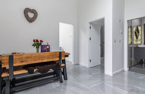 Ynysddu Cabaña | 1 bedroom accommodation in Mynydd Islwyn