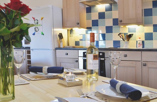 Carmarthen Cabaña | Alojamiento de 1 habitaciones en Wauntwr, Trelech