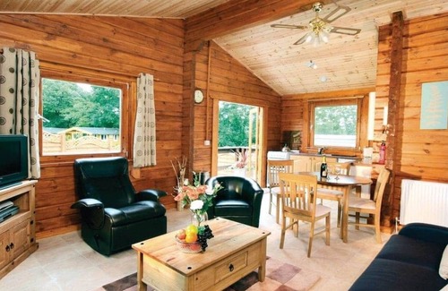 Ystradgynlais Cabina | 1 bedroom accommodation in Brecon Beacons National Park, Powys