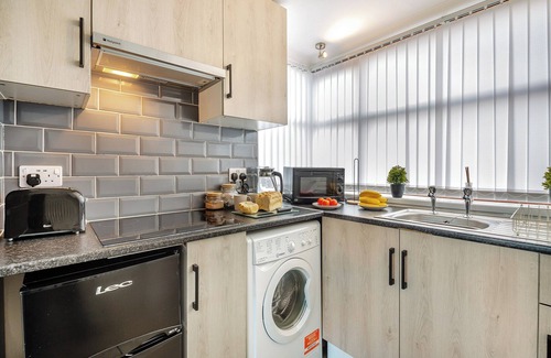 Rhyl Cabaña | 1 bedroom accommodation in Rhyl