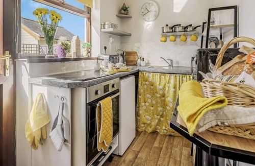Ammanford Cabaña | 1 bedroom accommodation in Twyn