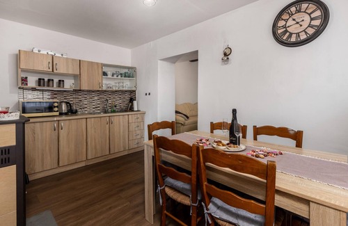 Cvetkovic Casa | Impresionante casa de 1 dormitorio en.