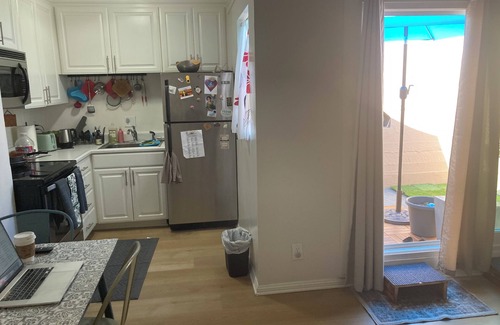 East Village Condominio | 1-bedroom condo in Long Beach with 2 private patios.