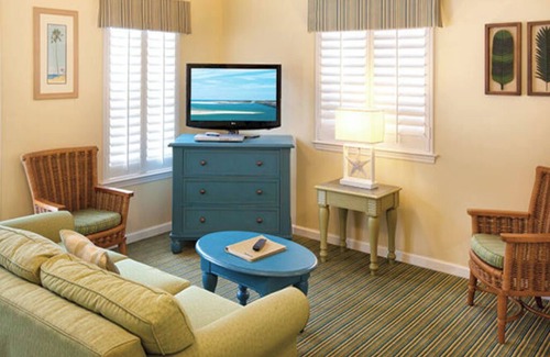 Fort Walton Beach - Destin Complejo | 1 Bedroom Condo, Sleeps 6, at Miramar Beach, Beach Street Cottages Resort!