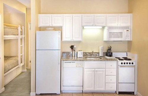 Fort Walton Beach - Destin Complejo | 1 Bedroom Condo, Sleeps 6, at Miramar Beach, Beach Street Cottages Resort!