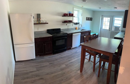 Derry Apartamento | 1 bedroom family-friendly location. Easy access to all local wedding venues