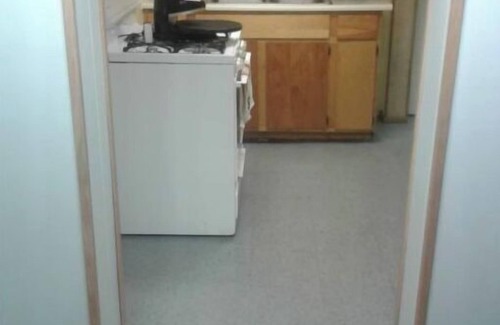 Alton Casa | 1 Bedroom Furnished Basement Apartment Close to Phillips 66