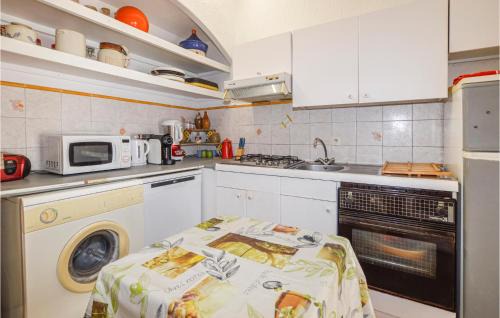 Venzolasca Casa | 1 Bedroom Gorgeous Home In Venzolasca