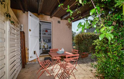 Venzolasca Casa | 1 Bedroom Gorgeous Home In Venzolasca