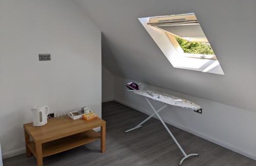 Staines Casa | 1 Bedroom Homestays In Ashford