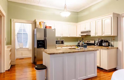 Ghent Casa | 1-Bedroom in Historic Victorian Home - Shared Bath, Unit #5