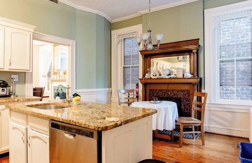 Ghent Casa | 1-Bedroom in Historic Victorian Home - Shared Bath, Unit #5