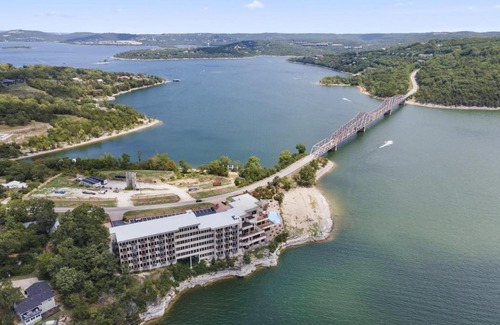 Ridgedale Casa | 1 Bedroom Lake View Villa - Unit 604