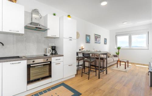 Rubesi Apartamento | 1 Bedroom Lovely Apartment In Rijeka