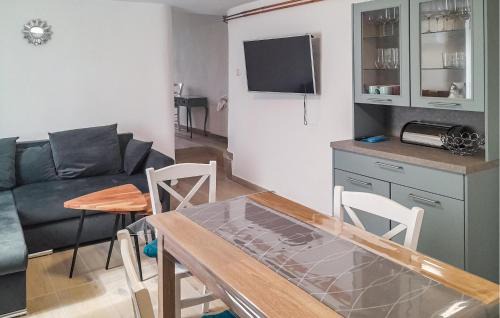 Risika Apartamento | 1 Bedroom Lovely Apartment In Risika