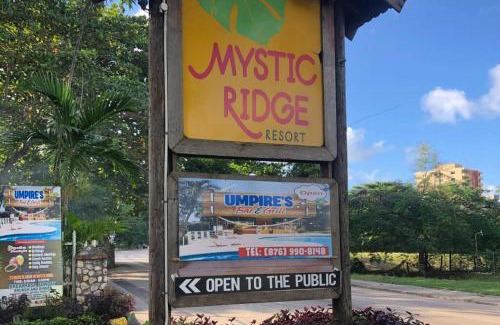 Ocho Rios Apartamento | 1 bedroom Penthouse Suite 63 at Mystic Ridge Resort