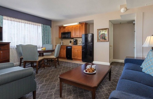 Lower Garden District Complejo | 1 bedroom - sleeps 4 for Jazz Fest 2026