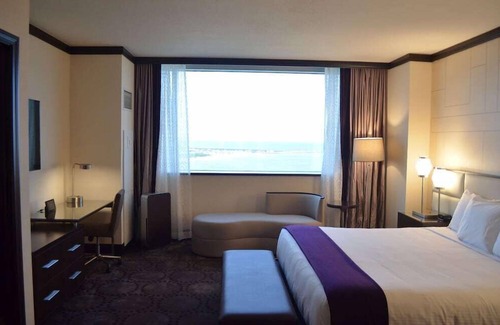 Atlantic City Hotel | 1-Bedroom Suite at a 4⭐️ Hotel