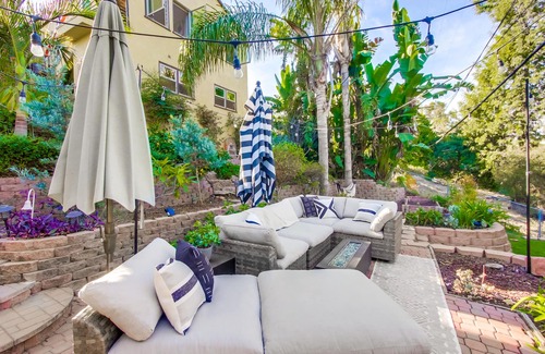 El Cerrito Apartamento | 1 bedroom unfurnished Craftsman condo with Canyon Views near SDSU & Talmadge