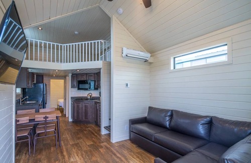 Camp Verde Casa | Deluxe Cabin 315 Sleeps 6 (1 Bedroom w / loft and sofa sleeper) at Resort