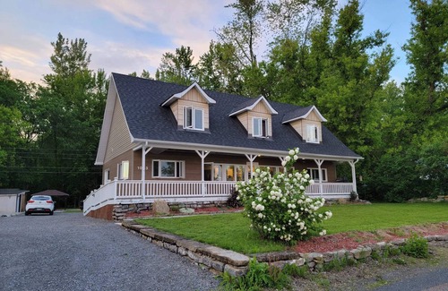 Gatineau Apartamento | 1 bedroom water front apartment in Gatineau/ pet friendly.