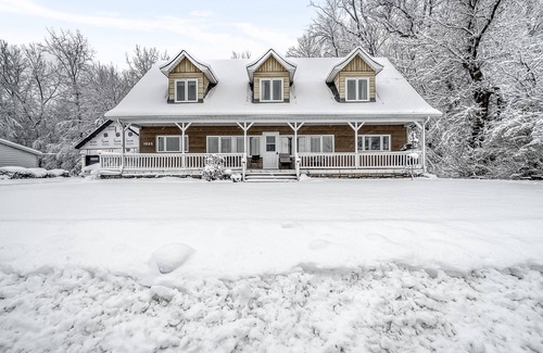 Gatineau Apartamento | 1 bedroom water front apartment in Gatineau/ pet friendly.