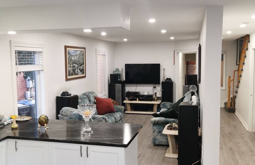 Lisgar Casa | 1 dormitorio con baño privado, en una casa compartida