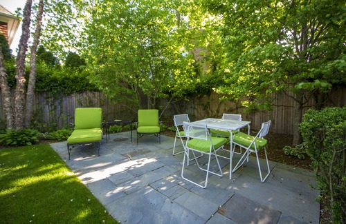 Village of Southampton Casa | Alquiler perfecto para el verano o todo el año, a 1 cuadra del pueblo Condición impecable