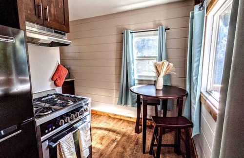 Pauma Valley Cabina | # 1. Bluebird's Nest - Studio Cabin W/ Fireplace