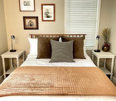 Penfield Casa | 1 Br Cottage Convenient Location