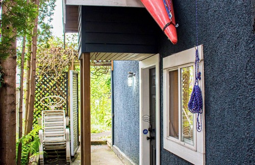 Kensington-Cedar Cottage Apartamento | 1 BR + den East Van near The Drive & Trout Lake