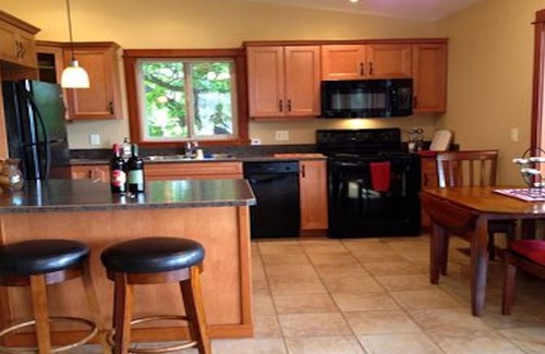 Okanagan-Similkameen Casa | Exclusivo, 1 casa de huéspedes BR con vista viñedo