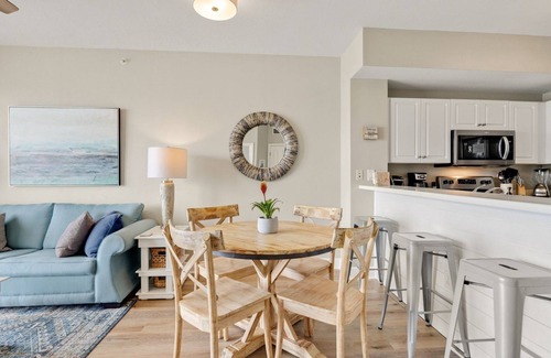 Miramar Beach Condominio | ¡Nuevo listado! Grandes tasas de caída! Gran balcón privado. Sillas de playa incluidas!